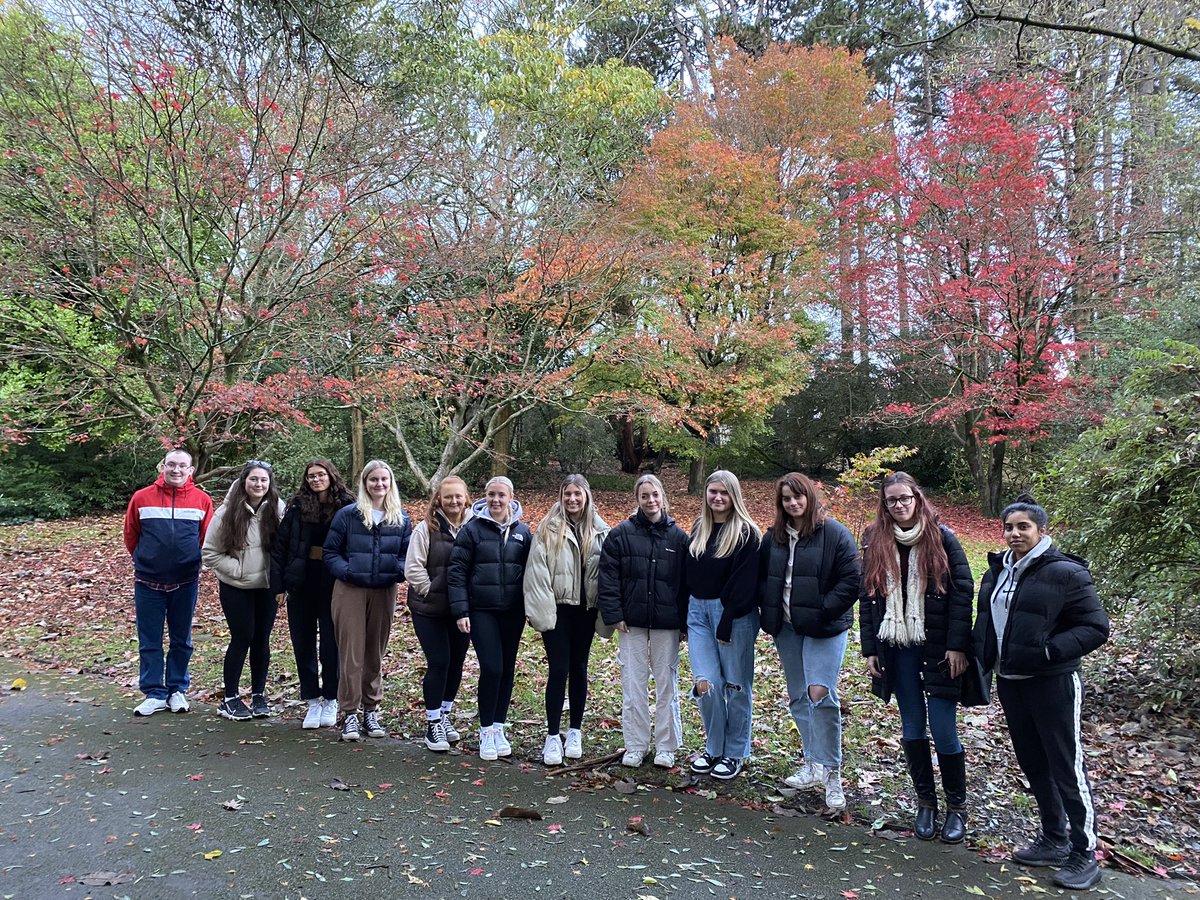 Miss Thomas tweet media