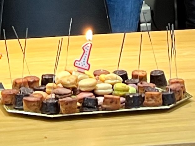 celinebergez's tweet photo. L'Equipe Conseil Soutien (ECS) RH DTSi @Orange_France fête sa 1ère année 🎂🍾😊
Une fonction RH qui se réinvente, valorise ses compétences et permet aux RRH/DRH d'être encore + proches de leurs salariés et managers
Bravo 👏 👏👏 et MERCI 
@MarcBlanchet75 https://t.co/dxarJlO8tq