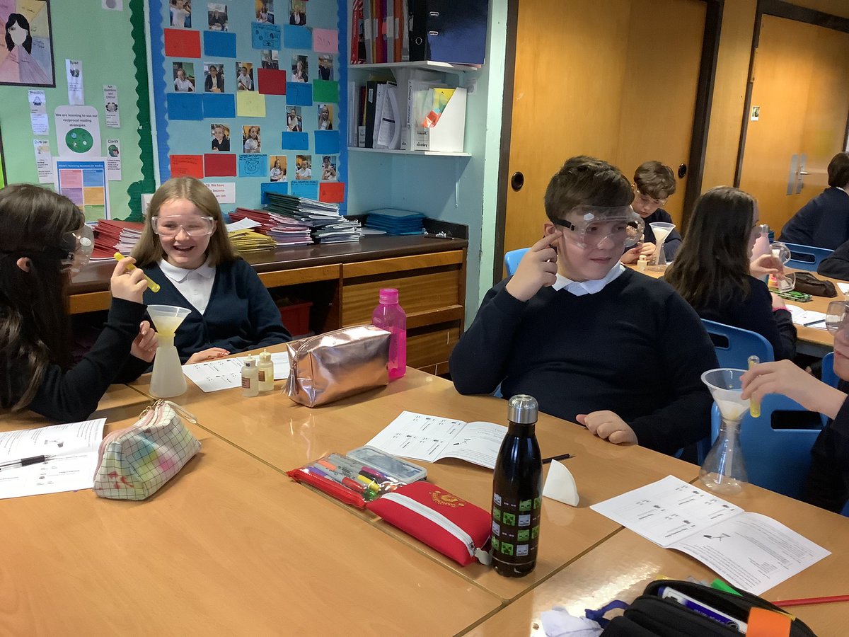 misschristycps's tweet photo. P7 really enjoyed experimenting with filtration and meeting our science visitors from the High School today. @carmondean_ps @DeansScience https://t.co/5J25ZYuCnx