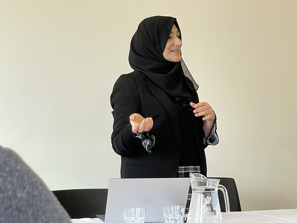 edge21rebecca's tweet photo. An inspiring morning at @ArtsConnectWM Thrive event exploring mental health and creativity with Jane, Projection mapping with @infuseDANCE and barriers into film and culture for BAME young people with @ShreenMahmood thank you for sharing so generously, a joy to work with you all. https://t.co/6I3rTQZ5ra