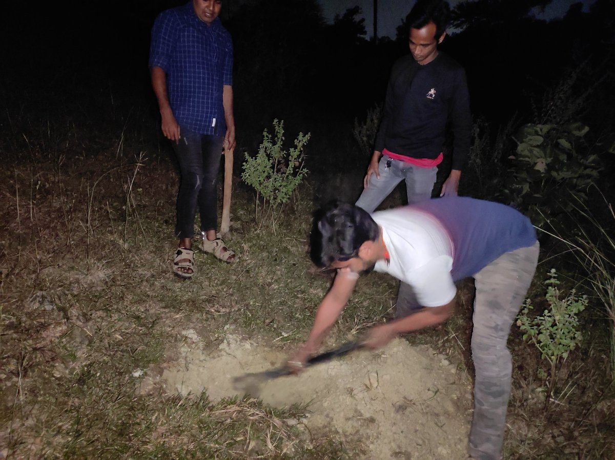 beinghumanBgr's tweet photo. ଶେଷ ସମ୍ମାନ ପାଈଁ ଆମେ ସବୁ ସମୟରେ ପ୍ରସ୍ତୁତ

 @CMO_Odisha @Naveen_Odisha @pranabpdas @TukuniSahu @AnubhavMohanty_ @achyuta_samanta @CollectorBgr   @DFOBalangir    @spbalangir @DeoKalikesh @NarasinghMishra @sabyaactor @OdishaCouncil  @ArkeshOfficial @DFOBalangir @Mun_Balangir https://t.co/CqpxXjWQFw
