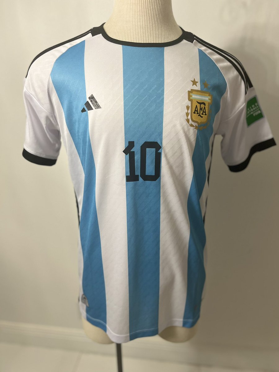 maurinurrutia's tweet photo. Size XL and L only https://t.co/CACcKzCuk4