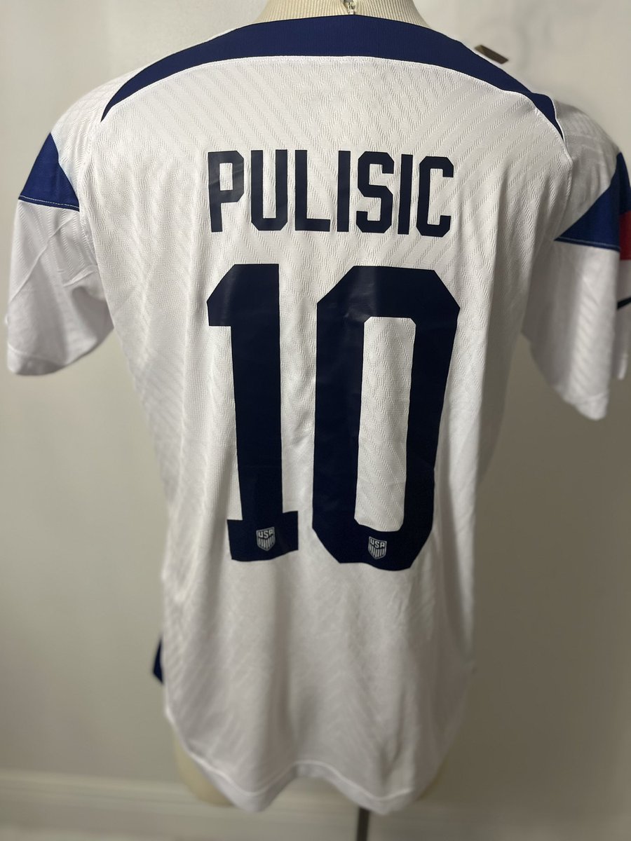 maurinurrutia's tweet photo. Size XL and L only https://t.co/CACcKzCuk4