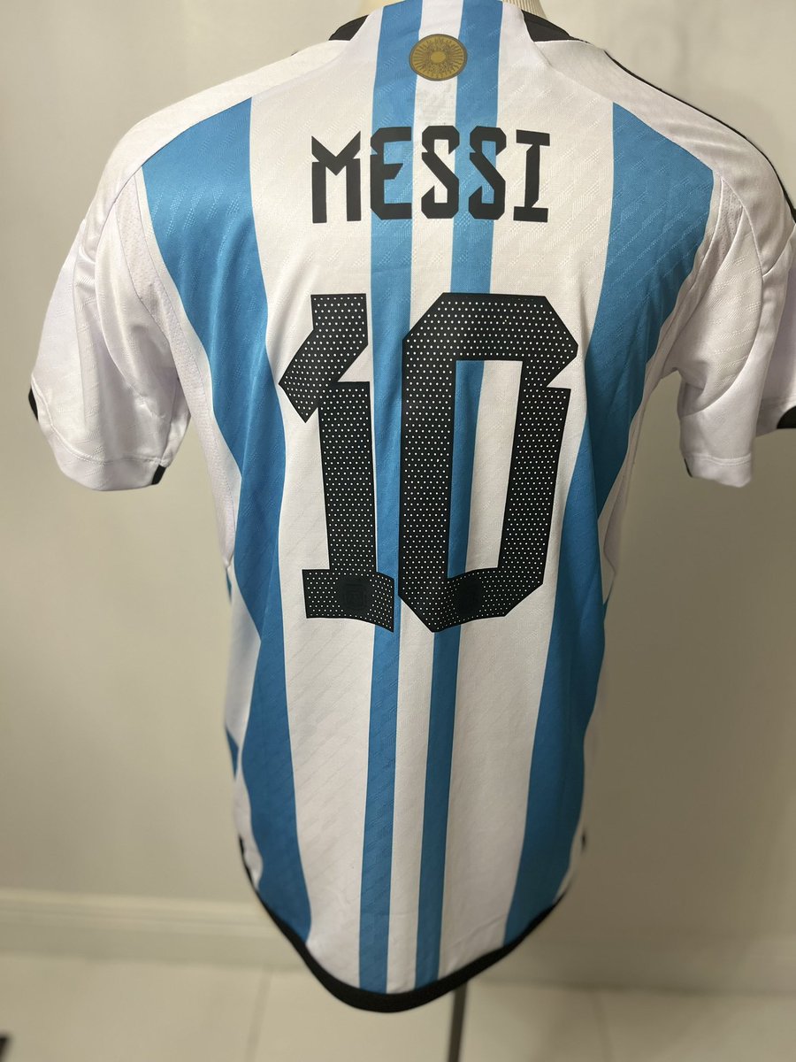 maurinurrutia's tweet photo. Size XL and L only https://t.co/CACcKzCuk4