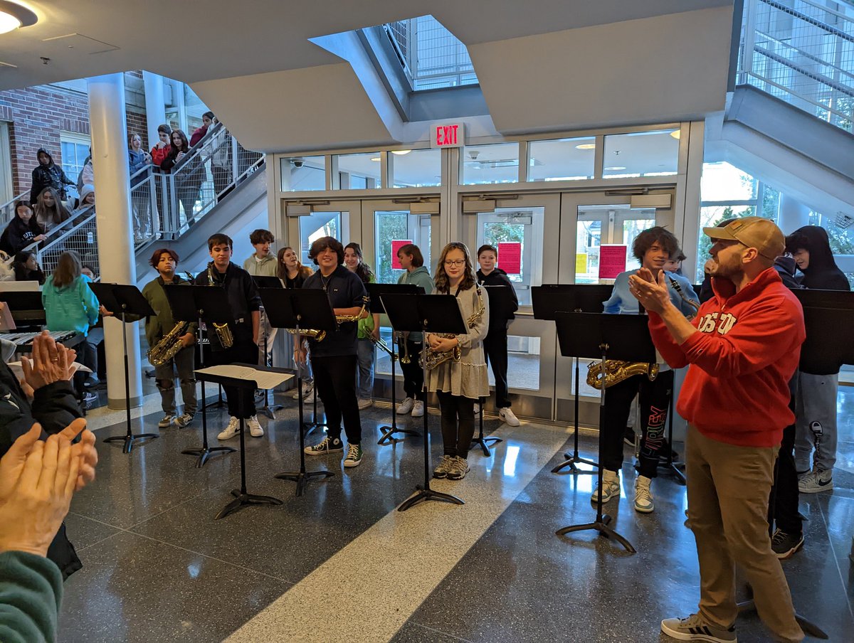 Starting the day with a little pre Turkey Trot jazz.