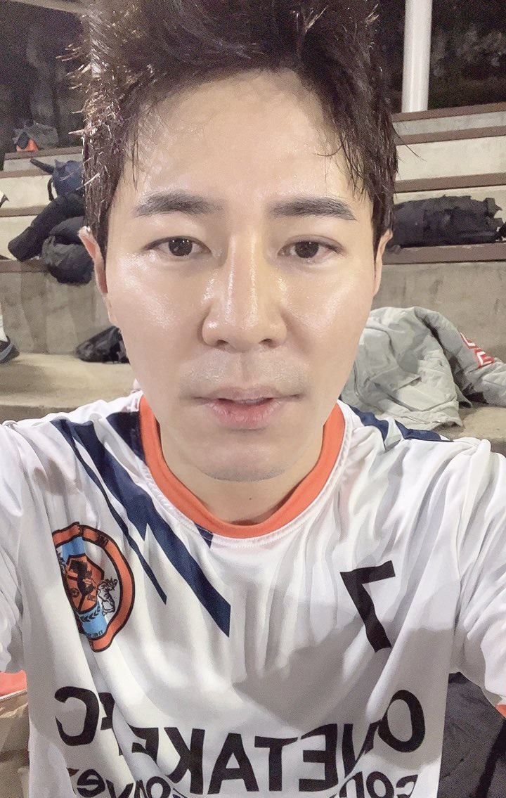 오만년 만의 축구. 월드컵 기념..!
대한민국 축구 화이팅!