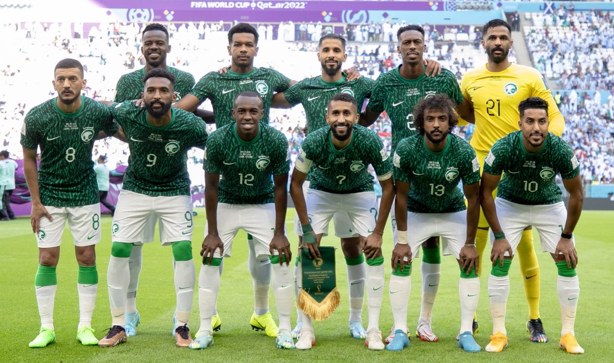 waleedalfarraj's tweet photo. كرة القدم السعودية بعد 22 نوفمبر لن تكون مثل ما قبلها .. التاريخ يكتب الان ، مبروك لهذا الجيل من مسؤولين ولاعبين وجماهير .. زمنكم جميل 🇸🇦👏🤲🙏#السعوديه_الارجنتين https://t.co/9gRAKuP4XP