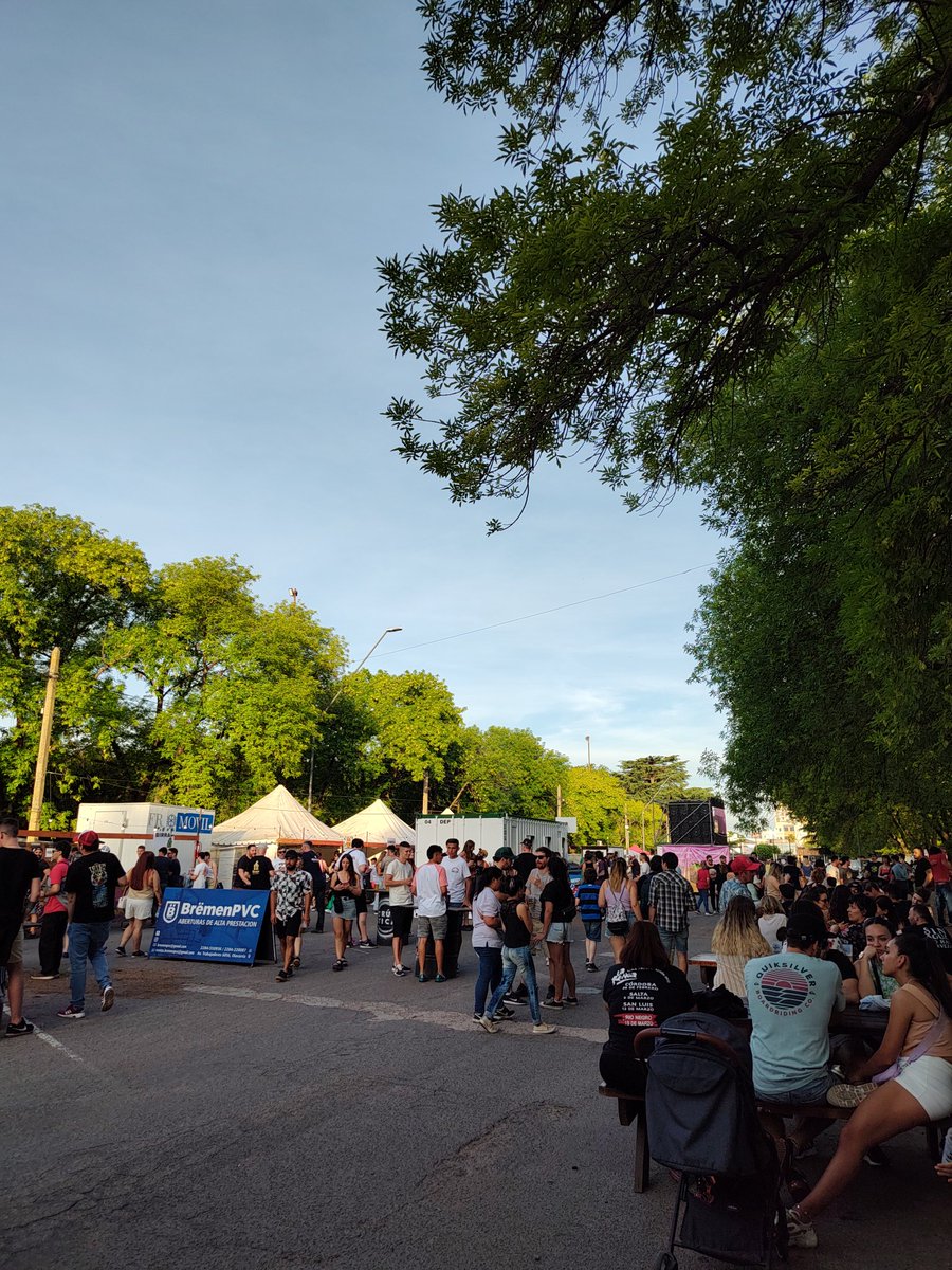 🍻 Estuvimos presentes en el 2do Festival de música y cerveza artesanal Novembeer, brindando toda la oferta turística que presenta el Partido.
🤩 El evento contó con una gran convocatoria que disfrutó + de 6 shows en vivo, 46 canillas y patio de comidas ✨