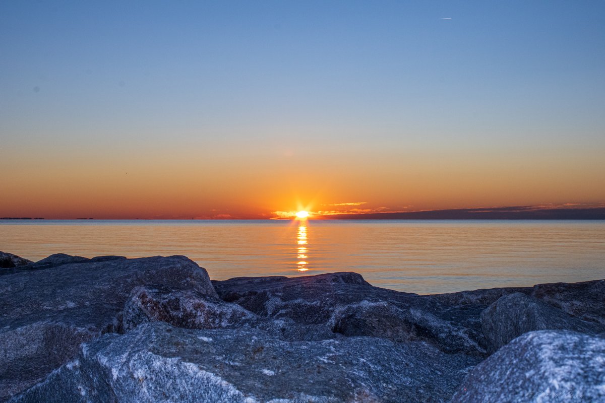 scottmcquinn1's tweet image. Been a while since my last sunrise post...but Southern Maryland never lets you down. Can&apos;t beat these views.  Have a great Tuesday. @TuckerFox5 @ErinFox5DC @fox5dc