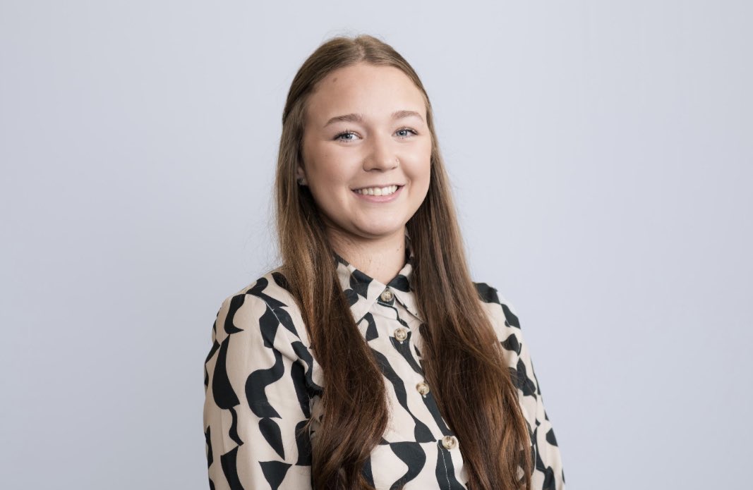 buxtoncoates's tweet photo. WORK ANNIVERSARY
This week Hatti Dennon celebrates her 1 year work anniversary! Hatti is a legal apprentice in the Commercial Property team here at FTA Law!
#workanniversary🎉 #1year #celebrate #law #lawfirm #dentalspecialist #healthcare #nichelawfirm #legalapprentice https://t.co/YhQo9v6AvT