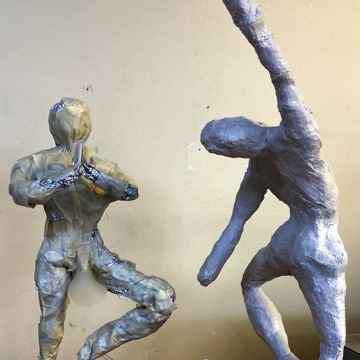 dac_add's tweet photo. Arbroath UAL3 Capturing movement, stillness and dimension today with wireframe and plaster (modroc) maquettes. https://t.co/e8Ipl19aw4
