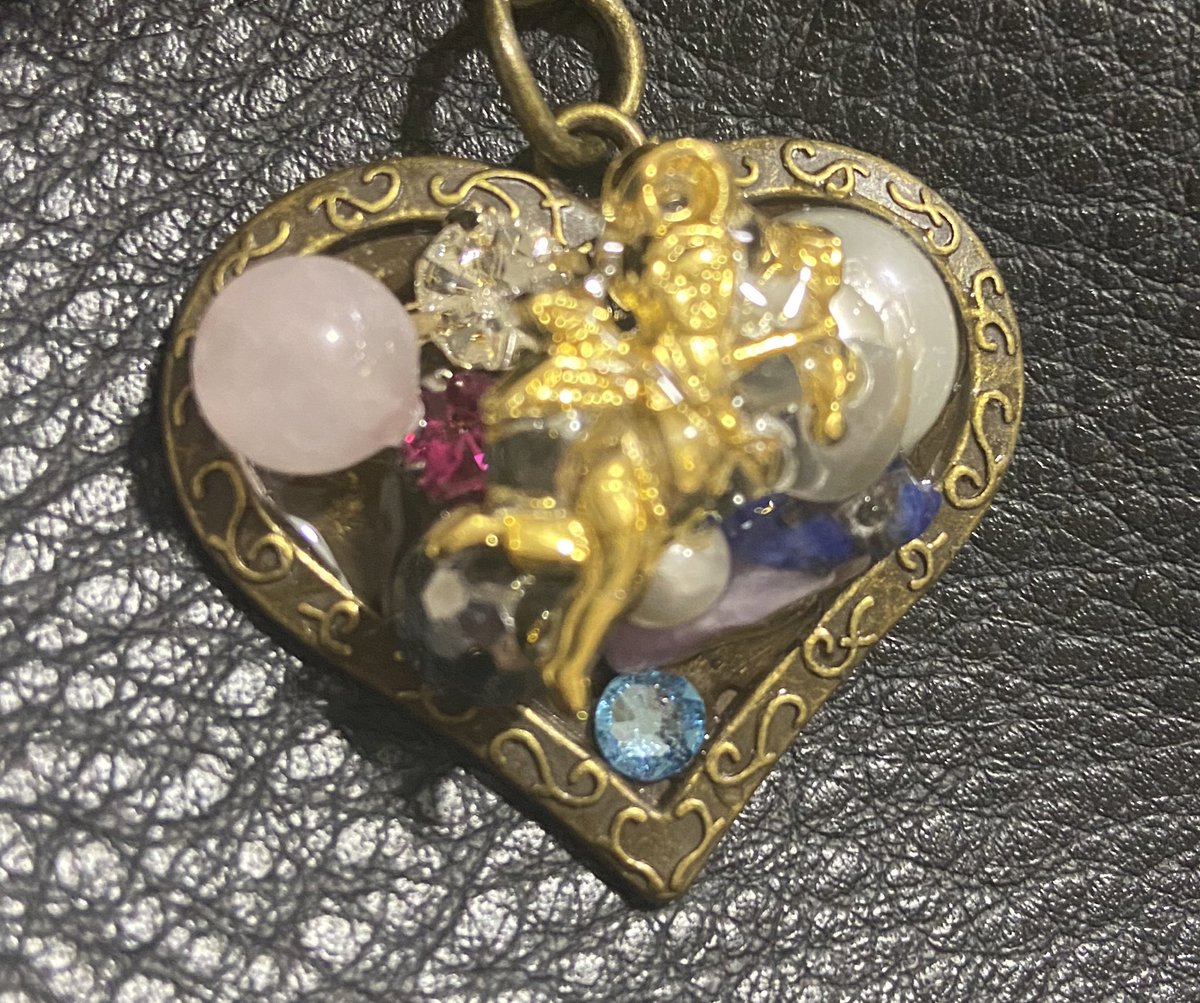 TARAPIART's tweet photo. #TARAPI
新アイテム🏵💝⭐️
#vetroveneziano #ART #Accessories #necklace #Germany #London #Italia #France #handmade #ベネチアンガラス #アクセサリー #ハンドメイド #ピアス #ネックレス #マグネットコサージュ #magnetcorsage #絵 #picture #imatarapi #Christmas #Present #コサージュ https://t.co/eZOxZ5yecN