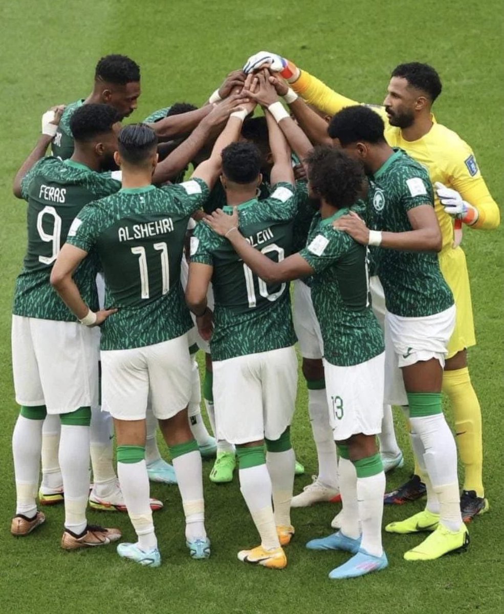 AweResearch's tweet photo. المنتخب السعودي يشرف العرب في فوز تاريخي في مواجهة الأرجنتين. 
🇸🇦 السعودية 2 - 1 الأرجنتين 🇦🇷
المباراة الأولى ✅
شكرًا يا صقورنا 🦅.. ومبروك للوطـــن 🇸🇦
#السعودية_الأرجنتين https://t.co/ejJBW66WrM