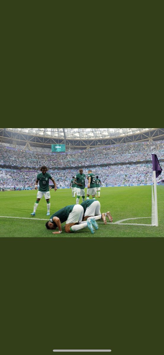 رفعوا روسنا ثم سجدوا لمن رفعهم

#المنتخب_السعودي #السعوية_الارجنتين