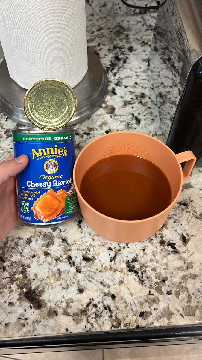 mirandapanda127's tweet photo. @annieshomegrown hey Annie’s I was so excited to have a can of ravioli for lunch today but when I opened it all I got was tomato soup. Where’s my ravioli? https://t.co/x5YEgJ6o4q