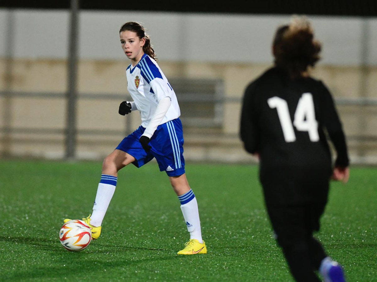 RZcantera's tweet photo. 🤗 𝐏𝐫𝐢𝐦𝐞𝐫 𝐩𝐚𝐫𝐭𝐢𝐝𝐨 𝐨𝐟𝐢𝐜𝐢𝐚𝐥 en la Ciudad Deportiva de nuestro Alevín-benjamín Femenino 💙

#RZcantera 🤍🦁 https://t.co/YO01QiNJtH