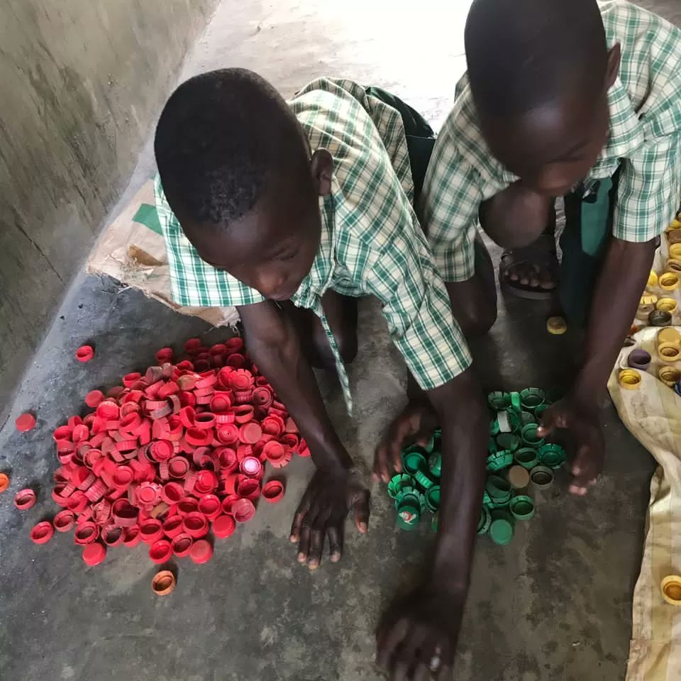 MayowaFatoye3's tweet photo. Today, I engaged my learners in using bottle covers to create really amazing artworks.
Creativity does not only help learners to be innovative but collaborative as well as improve their emotional and socal skills.
#tfnimpactstories
#tfnfellow
#creativity
#wastemanagement https://t.co/RP6gmWI6Y1