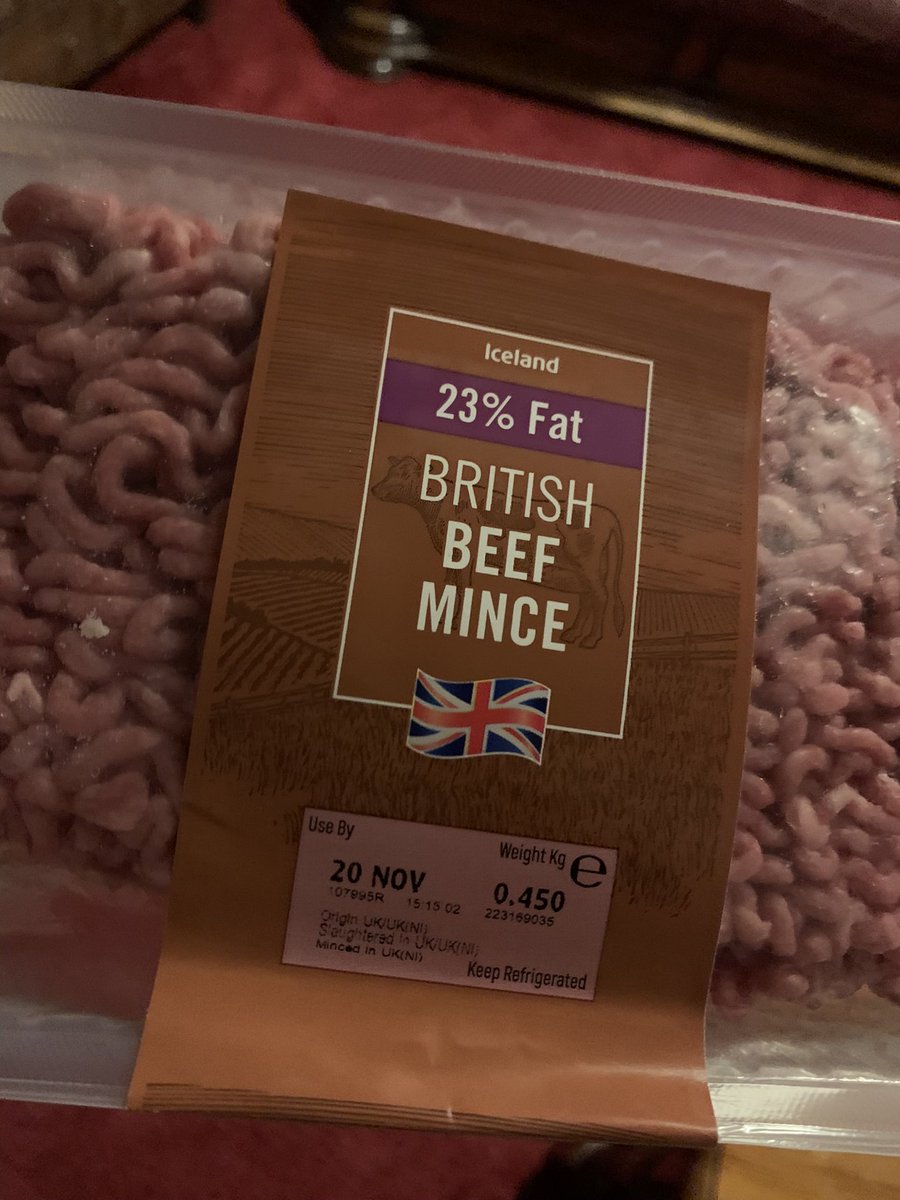 Ceeds88's tweet photo. @IcelandFoods  hi I have DM’d you but can you get back to me please - my mum’s first online order with you and she received mince with a use by date the day before delivery! https://t.co/hLFSmfgrk5