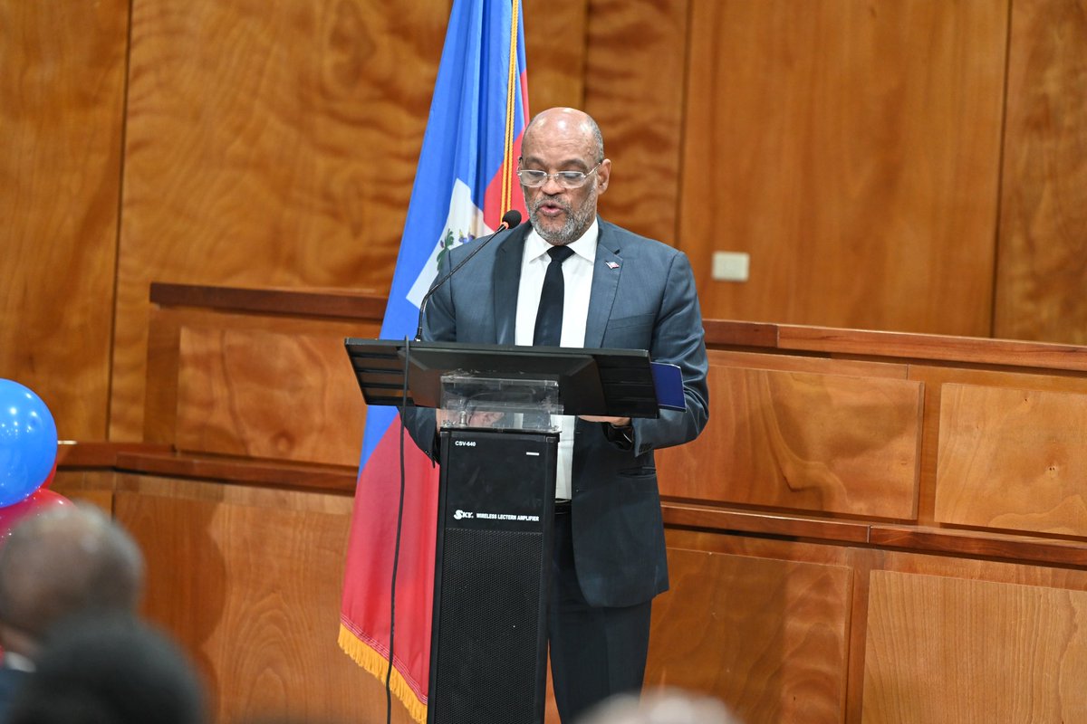 DrArielHenry's tweet photo. La décision de nommer un Président à la Cour de Cassation s’inscrit  dans la perspective de trouver des solutions qui fonctionnent et puissent répondre aux principes constitutionnels.

#Haïti https://t.co/joUjbGXyZU