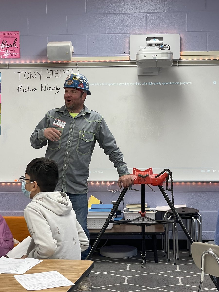 What better way to take part in real world learning than from the experts themselves!?! Such a meaningful day at <a href="/cheetahstweet/">Cherokee Elementary</a> ❤️🖤 #realworldlearning #WEareLakota