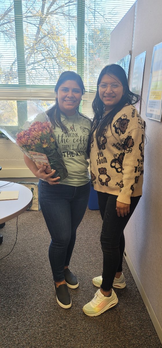 Fairfax County Adult HS (@fairfaxadulths) on Twitter photo One of our students, Evelyn (right), brought our Social Worker, Nataly, flowers to show how much she appreciated all the support sheโs given this year! ๐ <a href="/NSP_FCPS/">FCPS Nontraditional School Programs</a> <a href="/fcpsnews/">Fairfax Schools ๐</a> <a href="/SWS_FCPS/">FCPS Office of Social Work Services</a> One of our students, Evelyn (right), brought our Social Worker, Nataly, flowers to show how much she appreciated all the support sheโs given this year! ๐ <a href="/NSP_FCPS/">FCPS Nontraditional School Programs</a> <a href="/fcpsnews/">Fairfax Schools ๐</a> <a href="/SWS_FCPS/">FCPS Office of Social Work Services</a>