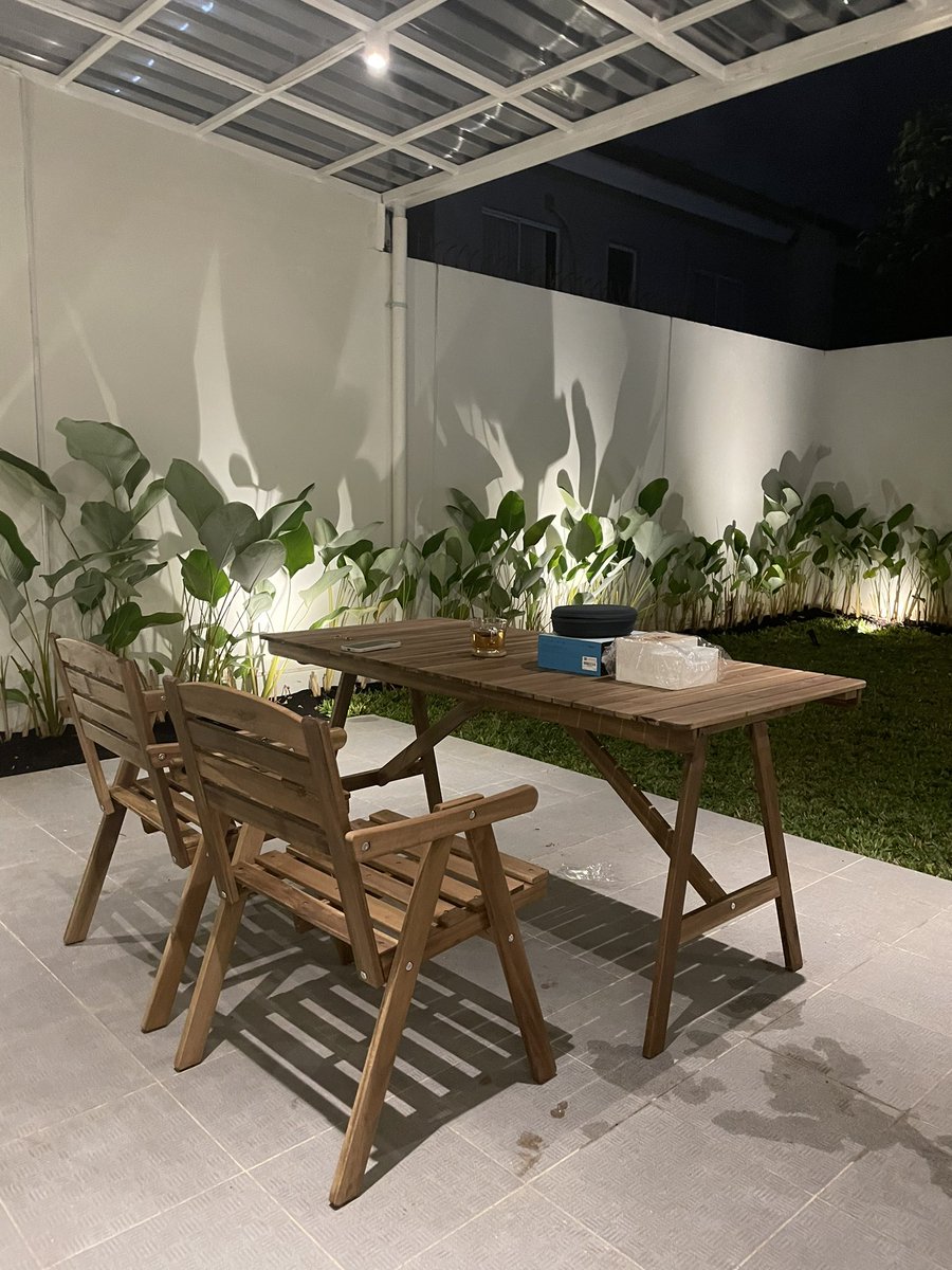 Philip Young tweet media