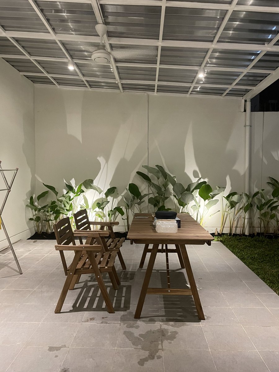 Philip Young tweet media