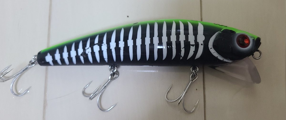 atacante09's tweet photo. @BeBefishing さんでナイト便!
ポンポンとテンポよく釣れてたけど、最後のポイントでこのルアーがハマりました😊
同じブーでも他のカラーは反応悪くてミスフィッツにしたら連発!!
ほとんどが70オーバー
今季初ランカー83来ました👍
#HANFBYDEVILOCK
#ロンジン
#ウェイキーブー137
#ミスフィッツ https://t.co/f8FZg8BY9a