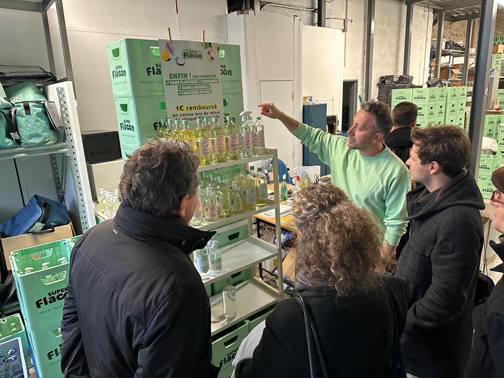 EricLejoindre's tweet photo. A #CAP18 aujourd’hui, une zone d’activité économique au cœur de la #PortedelaChapelle. De nombreuses entreprises, notamment du secteur de l’#ESS, y sont installées telles que @Ecodair_ESS, @cargonautes, Super Flacon ou encore Marguerite. Une chance pour notre territoire ! https://t.co/cs1DEX34Ec