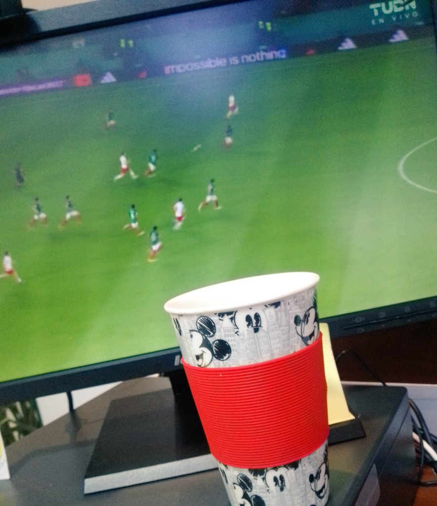 PoblanaFantasia's tweet photo. Estar de Godin no me va a impedir ver a #MEX ... 🍒 Pa la banda si México gana !! 🤗
Me hace falta la botana 😋😔
Y después del partido nos vemos el próximo 3 y 16 de diciembre #ShadowSw no te quedes sin tu acceso! https://t.co/WA3rkiUkJI