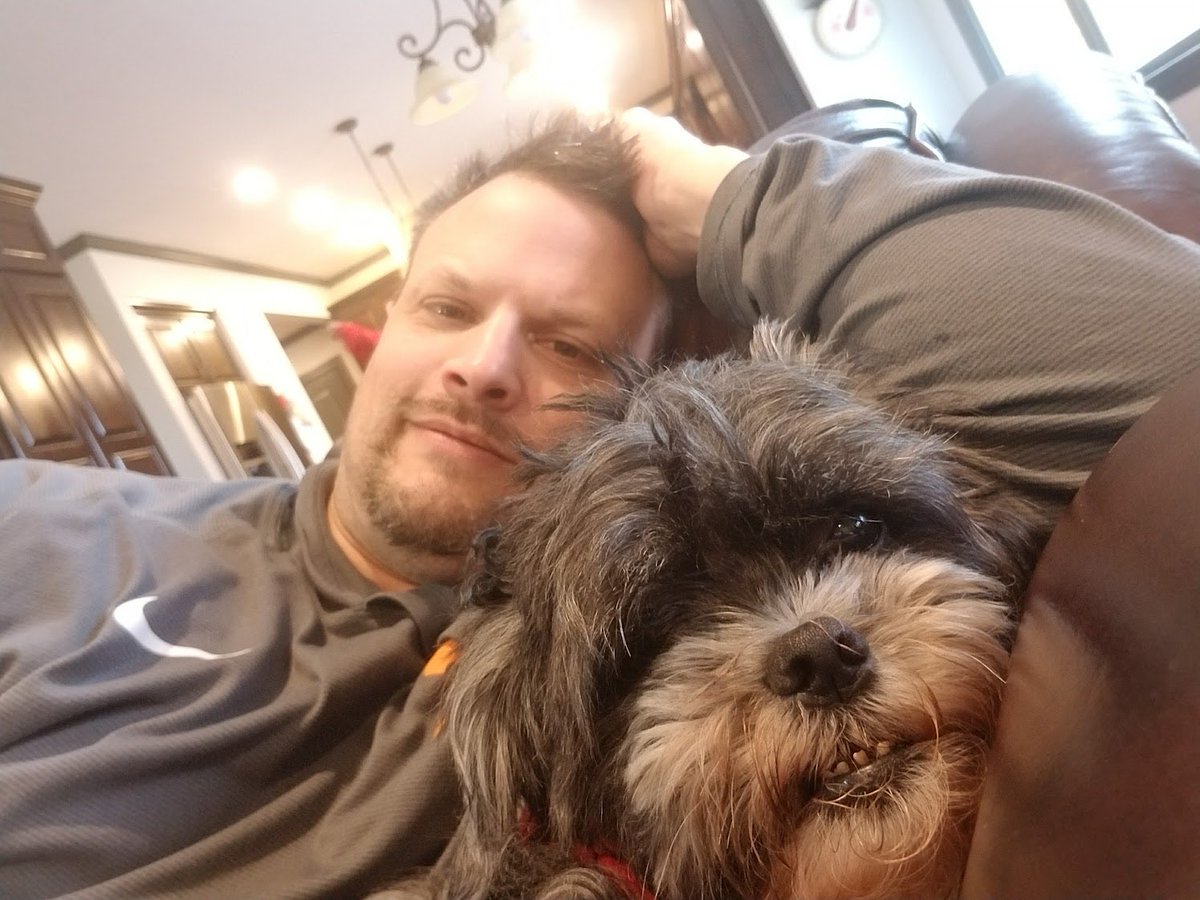 Our pack of dogs has shrunk by 2 in one month. Lost the latest early this morning.  Rest In Peace, Smokey. Now you can go play with your brother and sister again.