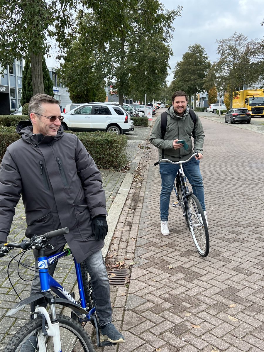 Vandaag met ⁦<a href="/od_diemen/">Ondernemend Diemen</a>⁩ al fietsend op het Verrijn Stuartgebied een schouw gedaan om er samen met ⁦<a href="/GemDiemen/">Gemeente Diemen</a>⁩ voor te zorgen dat ons industriegebied een schone en veilige werkomgeving blijft.  #daaromdiemen #mkb