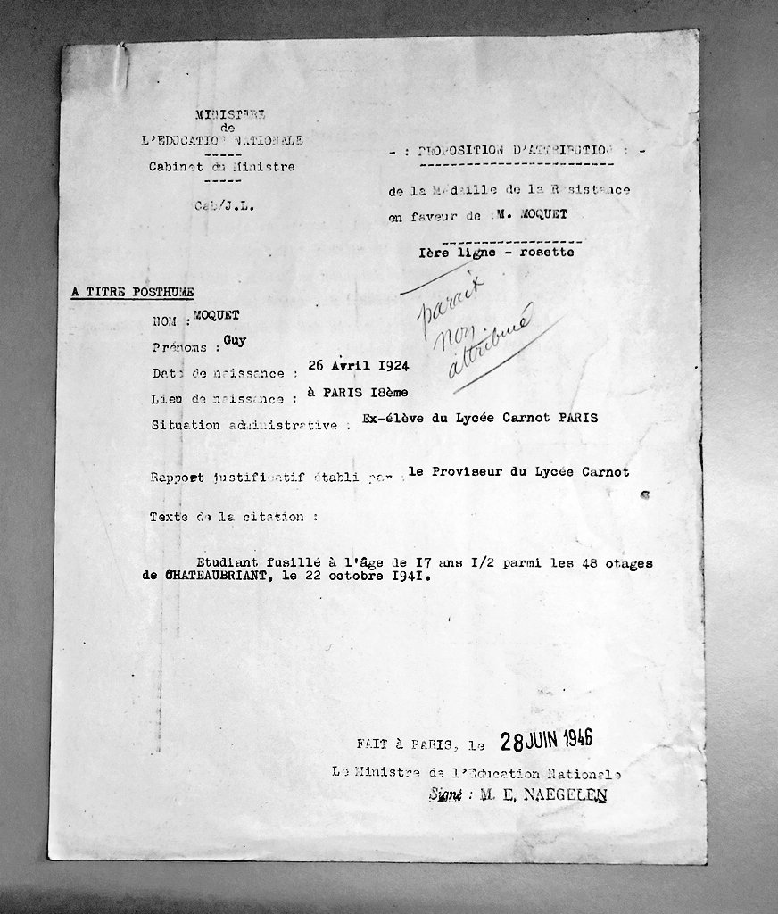 PorcherAncelle's tweet photo. 2e journée avec les 🐤 aux @ArchivesnatFr, pour explorer les fonds F¹⁷ et AJ¹⁶ à la recherche des hommes et des femmes de la Résistance universitaire ; un élève a trouvé la fiche de Guy Môquet ! Grand merci au service éducatif pour son accueil #Résistance #CNRD #histed #2eGM https://t.co/DQwV4Qd62X