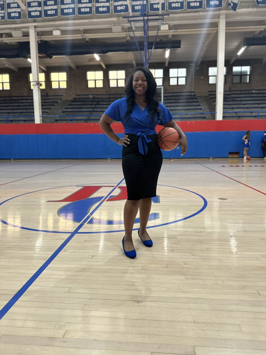 Wow!! Year 2 is officially underway as Head Coach for @DCBlueDevilsGBB ! Today is GAMEDAY! I am soooo excited for what our girls are gonna bring tonight!! JV @ 6PM Varsity @ 7:30PM Come out and support your Blue Devils GBB Squad!! #GoBlueDevils #GameDay