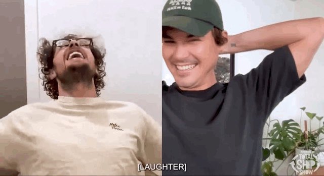 MalexNM's tweet photo. Their facial expressions are everything #Vlamburn #Malex #TotalShipShow https://t.co/e7odaU7Ih7