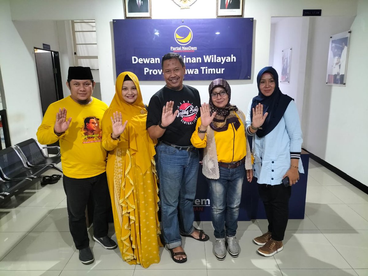PuppyMpop's tweet photo. Raker simpul relawan @aniesbaswedan Jawa Timur bersama DPW NasDem hari ini Selasa 22 Nov 2022
@RikeSants
@Ken_Atie
@arismaya
@sobatanies_dpn
BERSATU
BERJUANG
MENANG
#SalamRestorasi
#SobatAnies https://t.co/h50uNRXBiT
