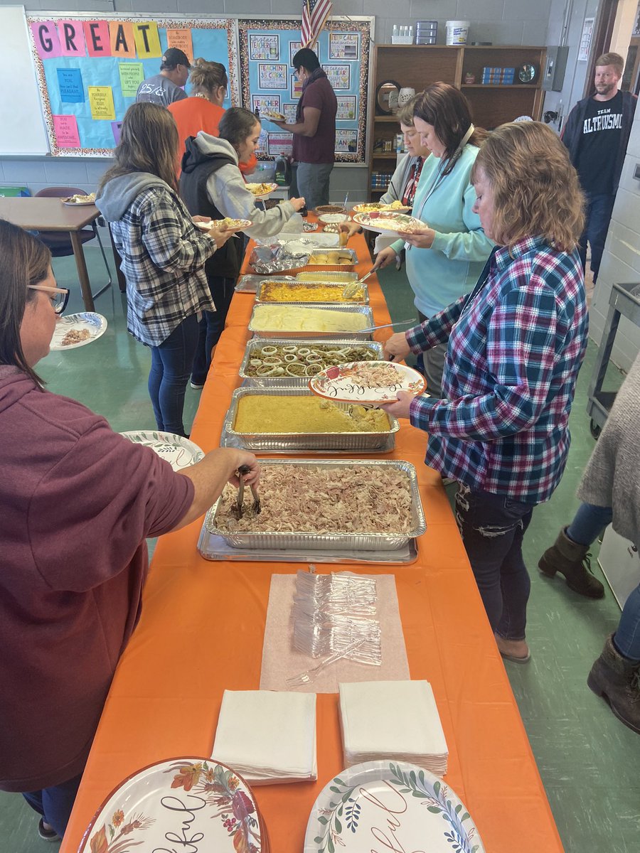 Dragon Nation “Friendsgiving!” Truly thankful for this crew and their heart for students! Happy Thanksgiving from the Dragon Nation! <a href="/DMSDragons/">DicksonMiddleSchool</a> <a href="/DCS_TN/">Dickson Co Schools</a>