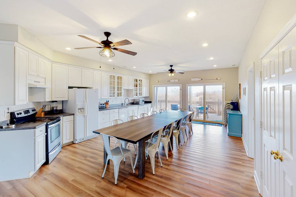 MusingsofDrC's tweet image. Writers at the Beach: Aligning the Authentic Self - mailchi.mp/0ee29ee9ce93/w…