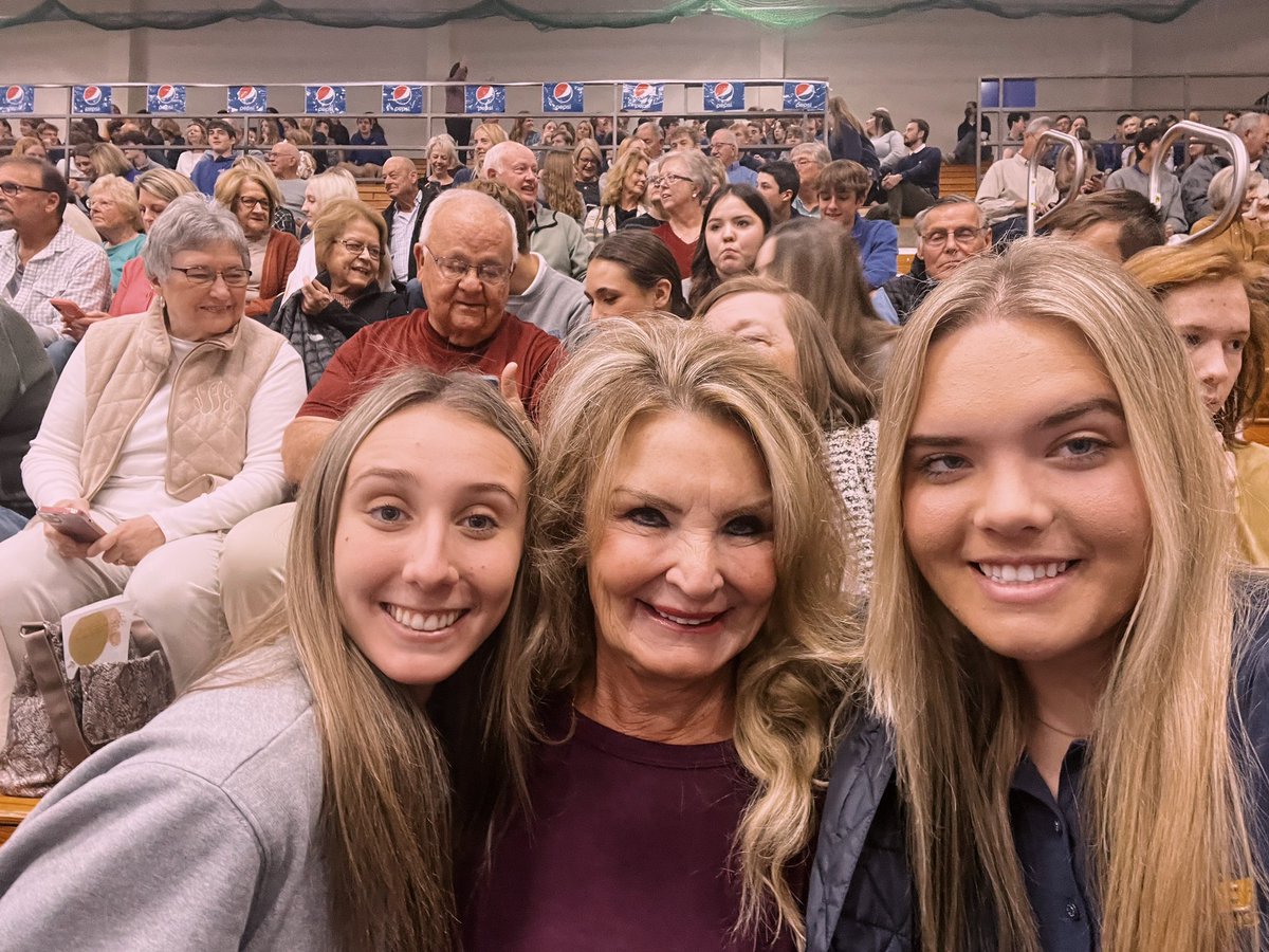 Daelyn Johnson tweet media