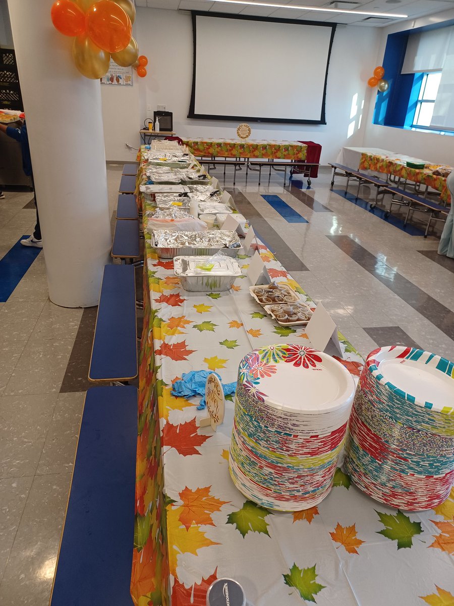 Mr_BurnDatloud2's tweet photo. We volunteered at my Son's school today for their community feast this was only the beginning #Foodfordays #dessertfordays #Wefedthewholeschool #Prekto8thgrade #Friendsgiving #TheyHaditAll #Thanksgiving https://t.co/dq0zl1q06j