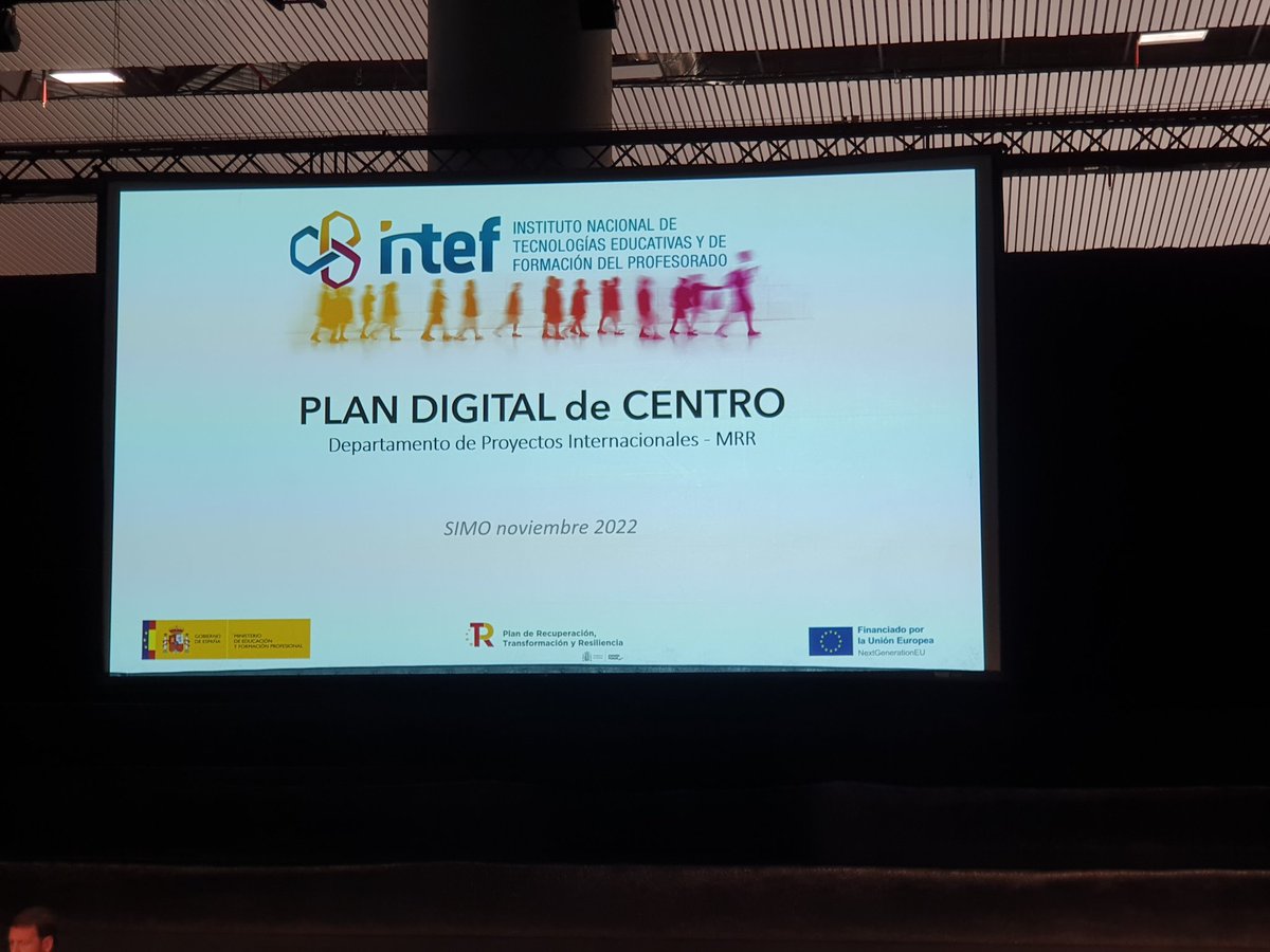 Primer día de #SIMOEDU charlas y conferencias interesantes. Mañana seguimos viendo y contactando con empresas del sector educativo.<a href="/ColeHeidelberg/">Colegio Heidelberg</a>