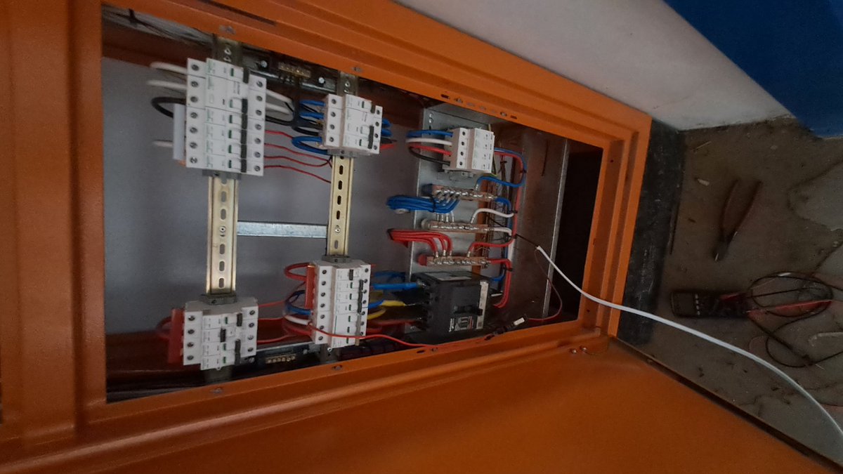 PadiJosephPapas's tweet photo. Doing What I'm doing Best and What I Went to school For....Thanks Tshwane South College...
#ElectricalTech
#N1Student
#HeavyCurrent
#DomesticnCommercial
#Singleand3phase https://t.co/dFDMvWmSKL