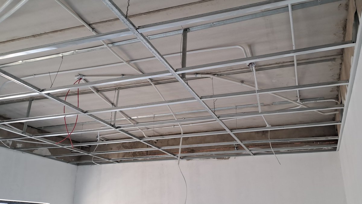 PadiJosephPapas's tweet photo. Doing What I'm doing Best and What I Went to school For....Thanks Tshwane South College...
#ElectricalTech
#N1Student
#HeavyCurrent
#DomesticnCommercial
#Singleand3phase https://t.co/dFDMvWmSKL