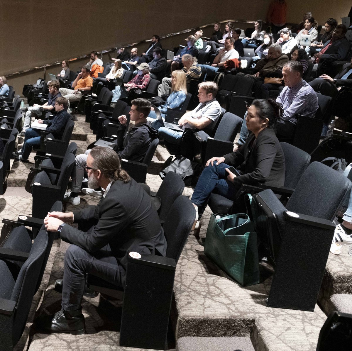 StraussCenter's tweet photo. "There's no question that we're in a domain where these technologies exist. They're not going away & we have to begin to grapple with them."
Special thanks to @JCZarate1 of @K2Integrity for his keynote remarks last week on blockchain, crypto, & national security.
#StraussTech https://t.co/oL1HwmafkE