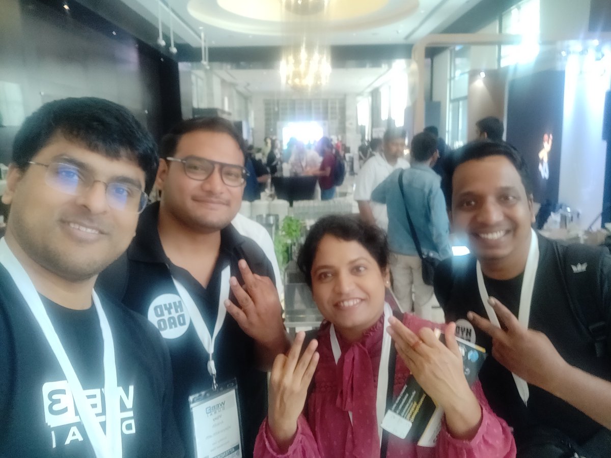 titaniumals's tweet photo. Also it never seems 2 amaze me i will find atleast a #punekar #Kerala &amp; a #hyderabadi at any event

CC:@vaayustudios, Cathaleen, Arjun n Ajay from @block_tr3e for showing me around n got me some good memories to hold on to.

🫶Shukran for all مع السلامة #Dubai till d nxt time. https://t.co/yGLgcy3LR6