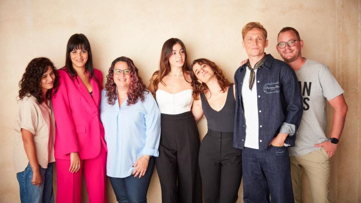 ICYMI, <a href="/GilesAlderson/">Giles Alderson</a> &amp; <a href="/DirDomLenoir/">DirectorDomLenoir</a> chat with The Swimmers writer/director <a href="/sallyelh/">Sally El Hosaini</a>, and actors <a href="/MSchweighoefer/">Matthias Schweighöfer</a>, #ManalIssa &amp; #NathalieIssa.

Sally and her cast gave an interesting insight into making it.

Ears:
APPLE: bit.ly/3tRfYAY
SPOTIFY: bit.ly/3UWdj4Y