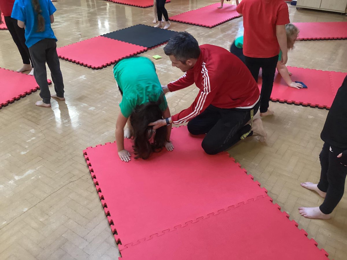 Year 3 and 4 enjoyed their gymnastics lessons with Mr Adey from @EasingtonSSP