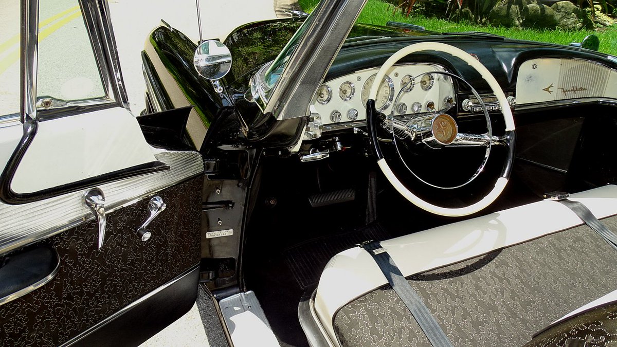 Mercomatic's tweet photo. 1956 #DeSoto #Fireflite #Convertible; 331 cid #Hemi V8, 4 bbl, 255 hp; 2-speed Push-Button PowerFlite; Premium model, (Adventurer considered a FireFlite subset). These cars have a particularly attractive color layout, including with a two-tone leather and fabric interior. https://t.co/ArsqGwaR4n