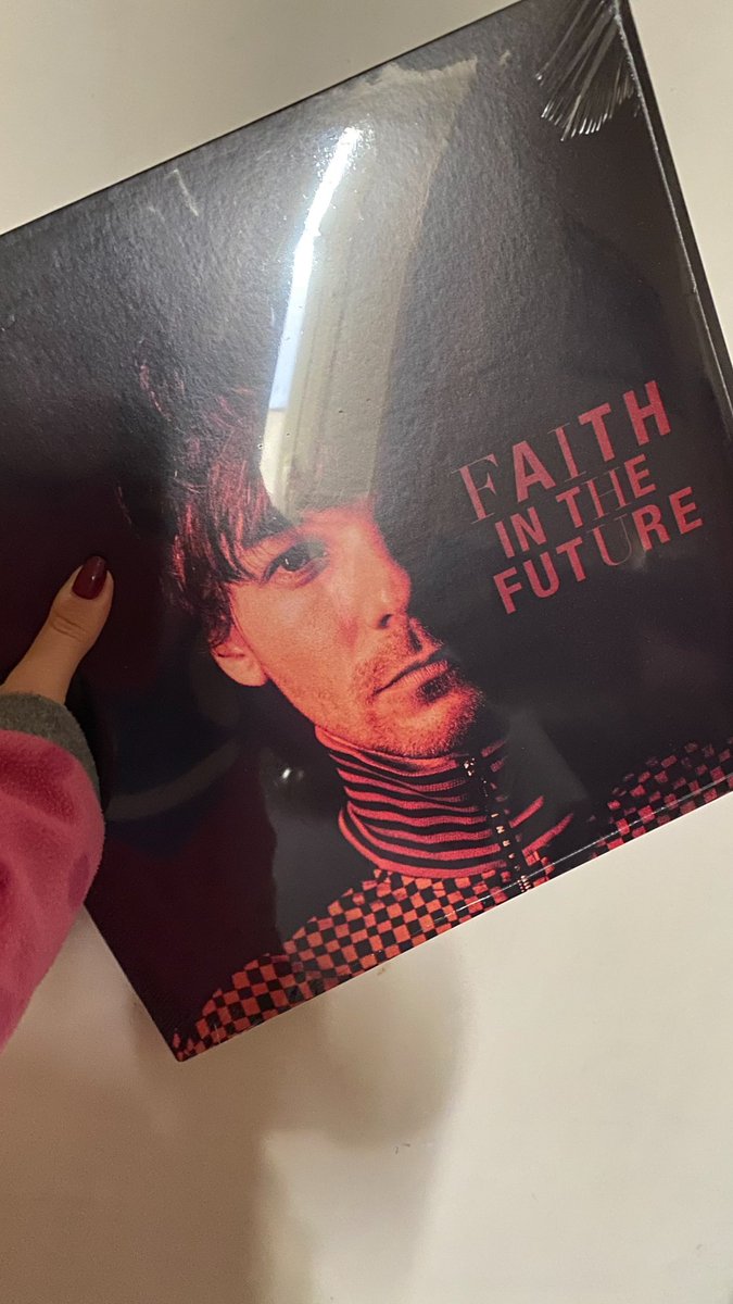 91ANZLIFE's tweet photo. 🎯 LOUIS TOMLINSON FAITH IN THE FUTURE MERCH GIVEAWAY??! 🎯

- FOLLOW ME
- RETWEET AND LIKE THIS TWEET
- TURN ON OUR PROFILE NOTIFICATIONS!?

ENDS 27/11 International good luck students https://t.co/DVx3hr9H7K