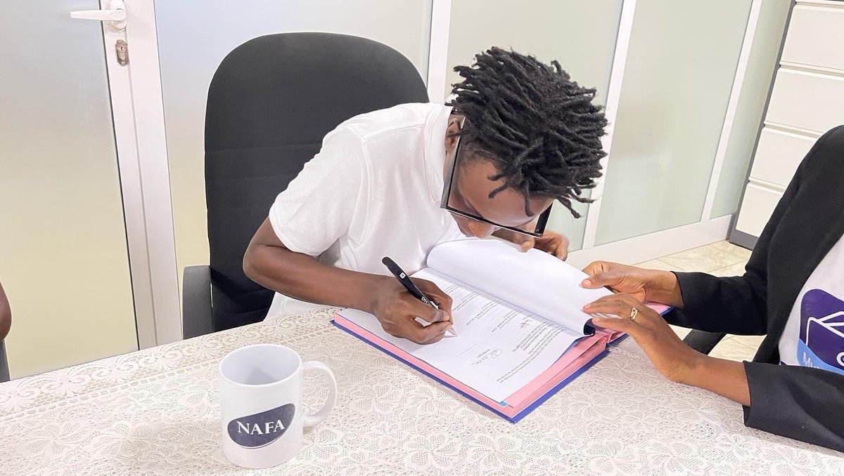 BrightStarsGm's tweet photo. Signed and sealed!!!!
We are official #NAFA_Financial_Services brand ambassadors. We thank the Nafa team for trusting in us. We promise to give our best as it last.
#MyNafa
#GaawTehWoor
#RanhaBisap4.0
#PenchaMi_Hall
#Decemer_2nd https://t.co/Qa3FipaMoh